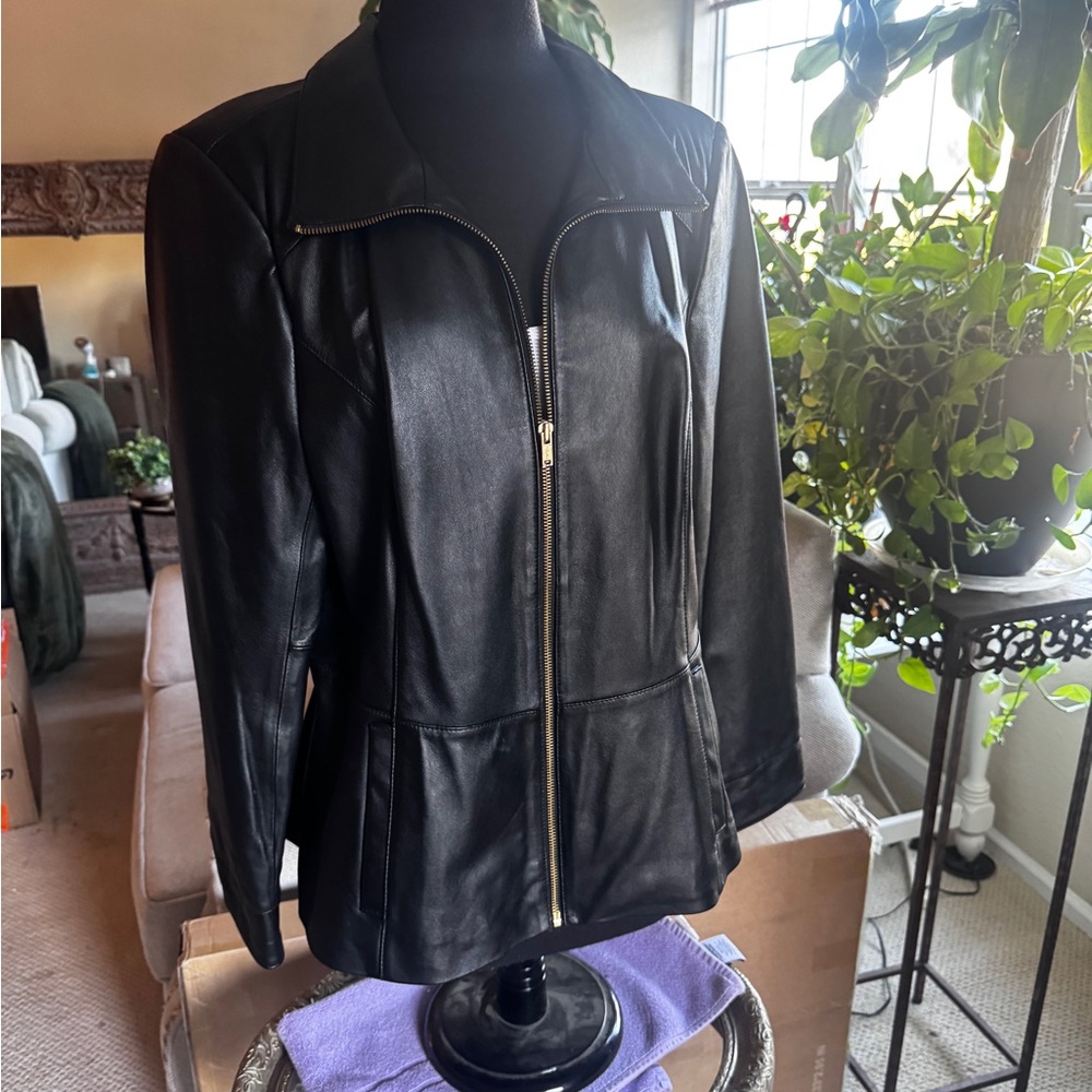 Luxurious & Timeless Denim & Co. Women's Black Zip-Up Jacket w/ Pockets - Size L